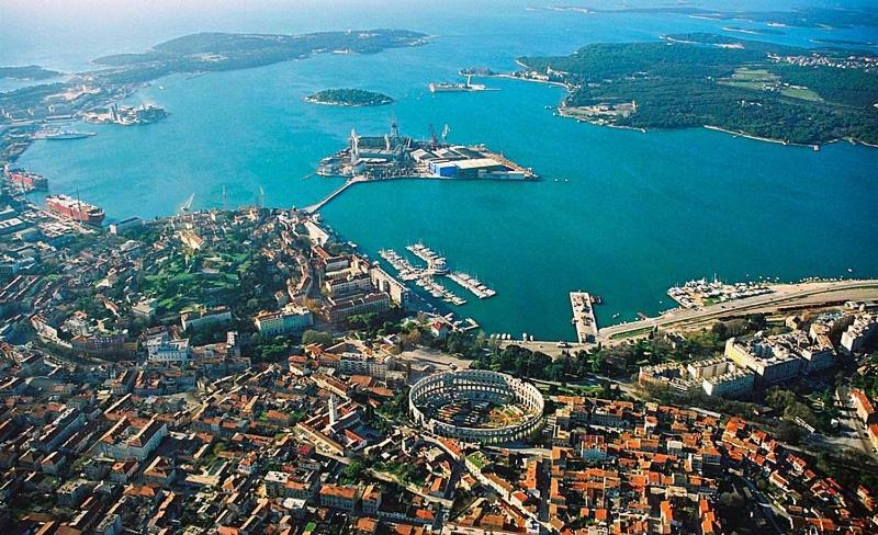 Apartman Adriatic Πούλα Εξωτερικό φωτογραφία